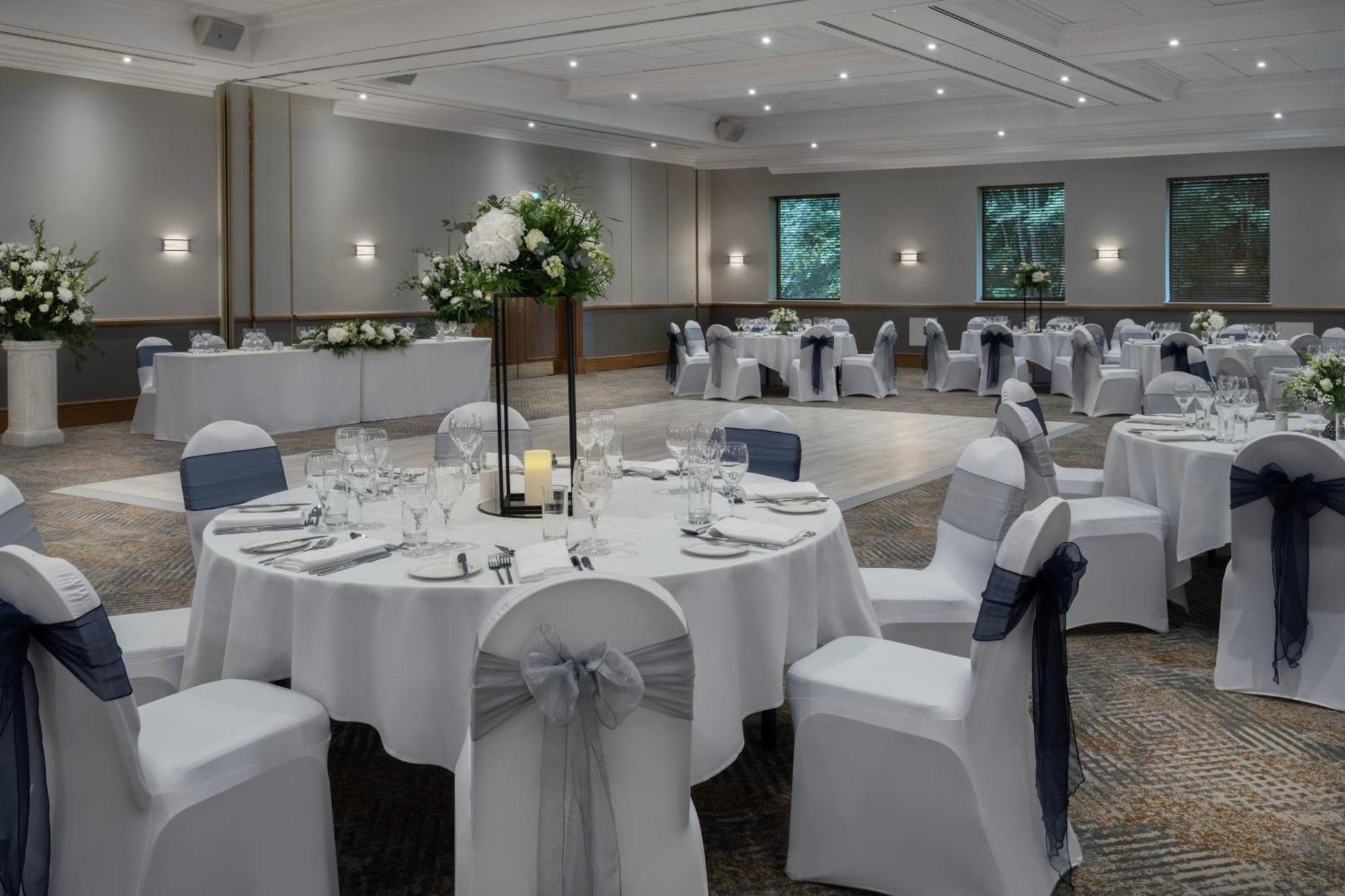 Delta Hotels By Marriott Swindon Exterior foto