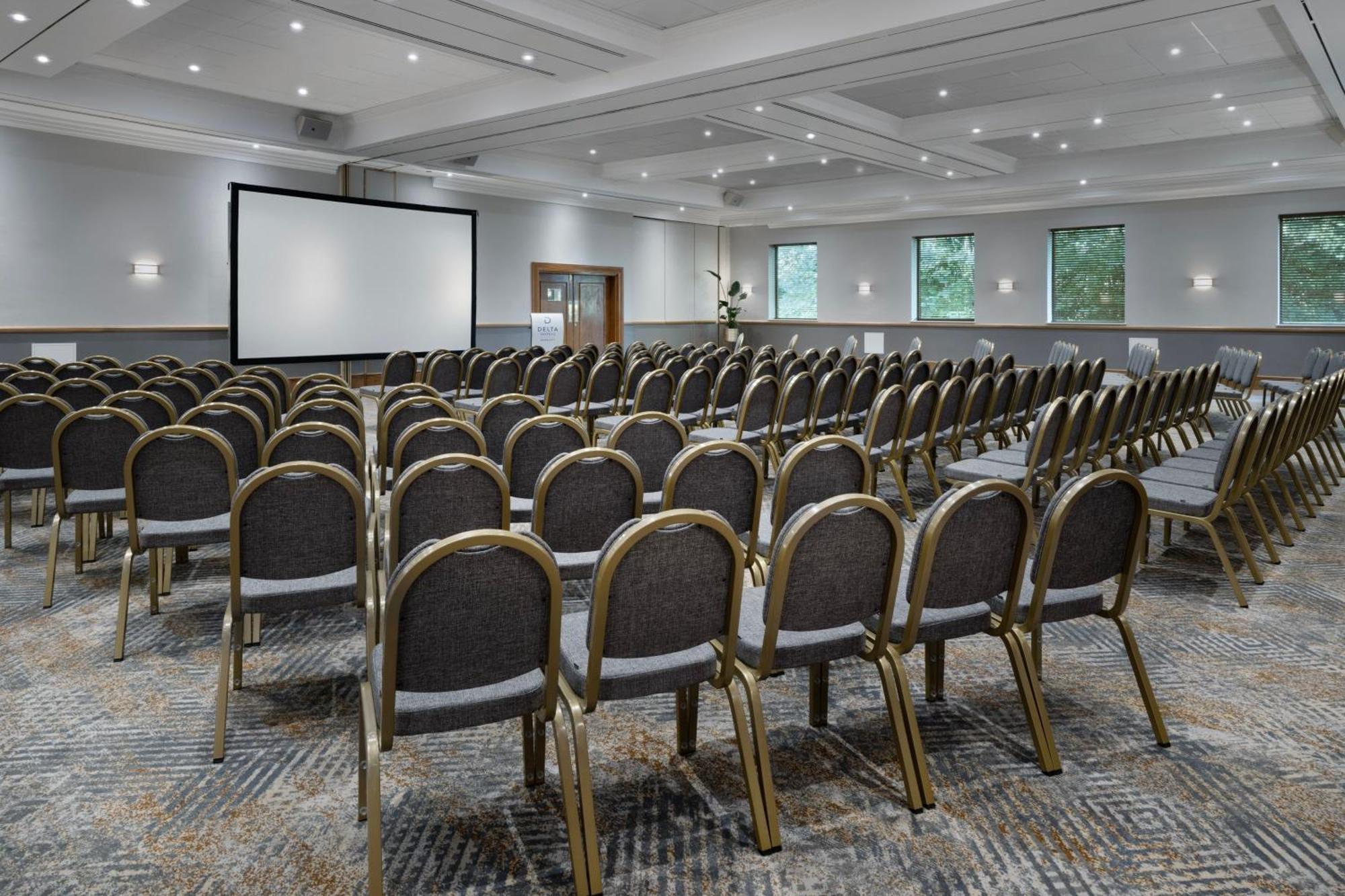 Delta Hotels By Marriott Swindon Exterior foto