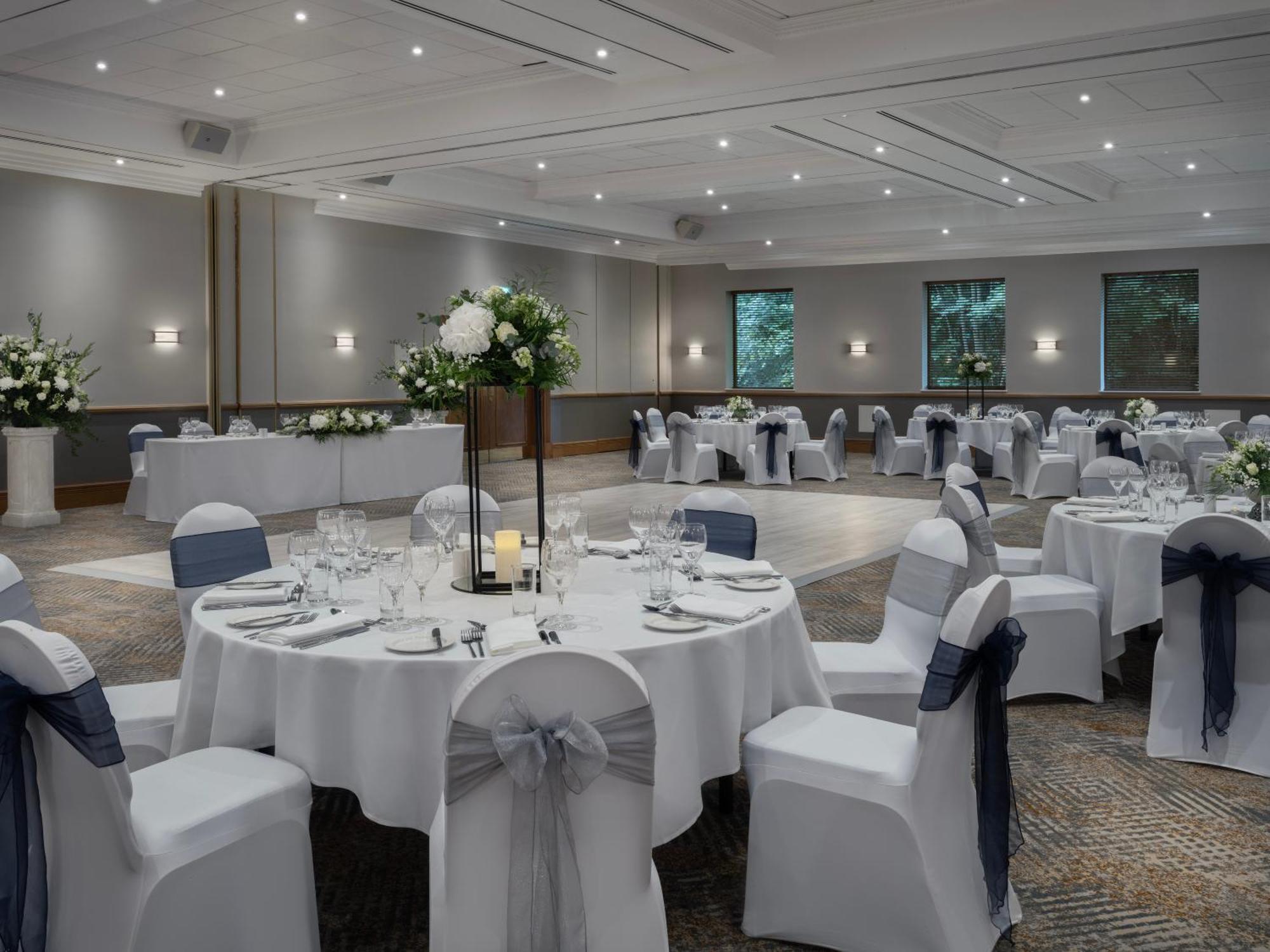 Delta Hotels By Marriott Swindon Exterior foto