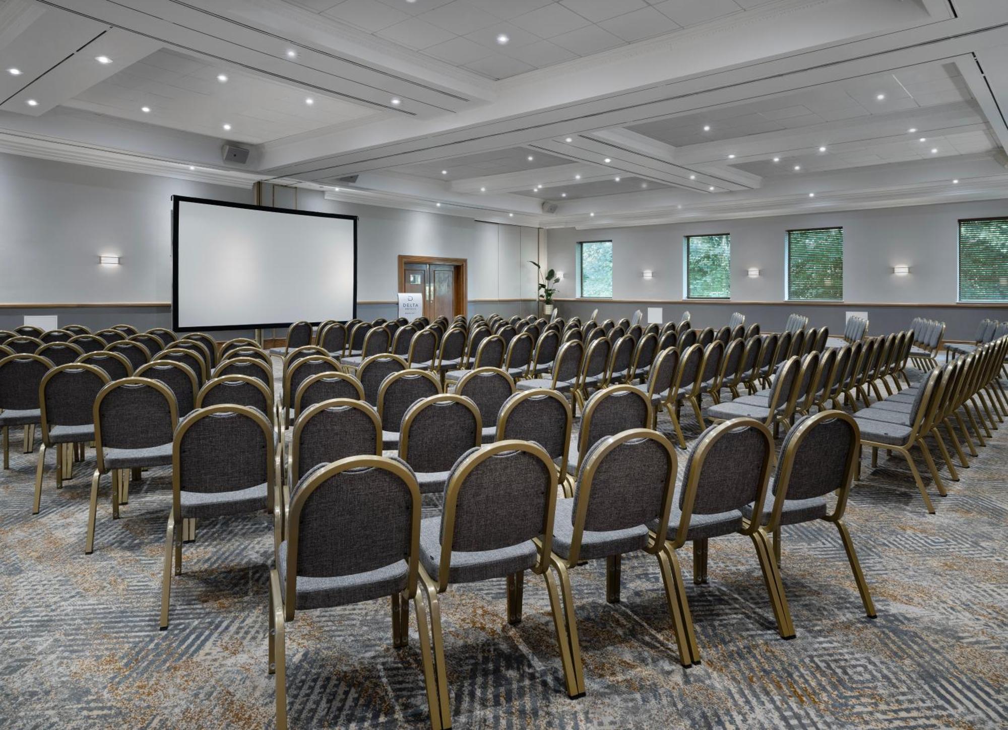 Delta Hotels By Marriott Swindon Exterior foto