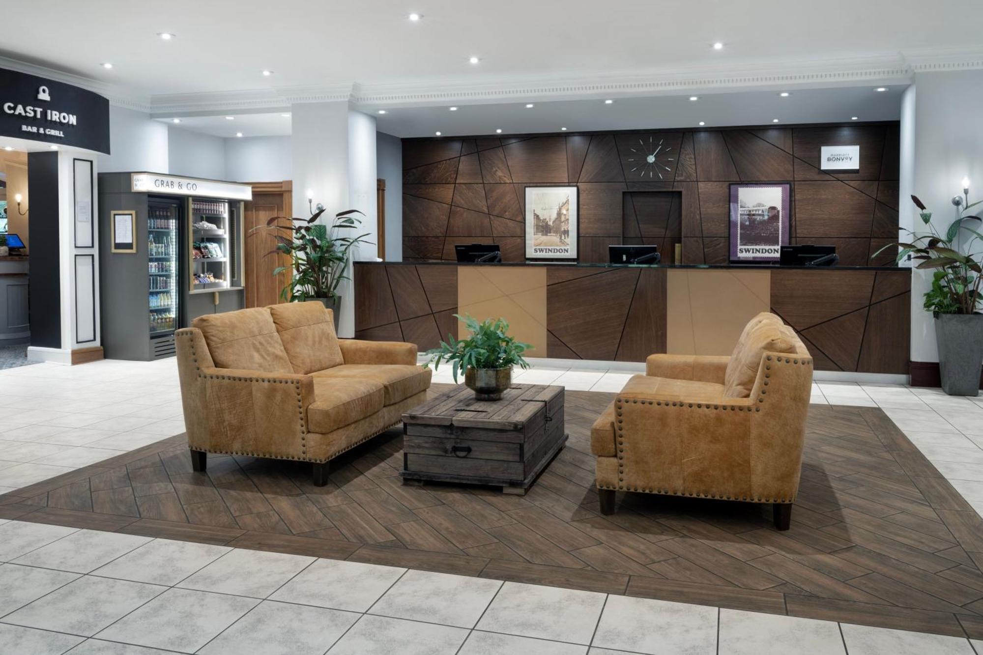 Delta Hotels By Marriott Swindon Exterior foto