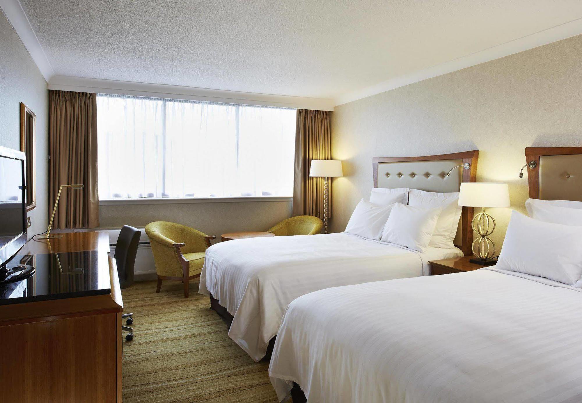 Delta Hotels By Marriott Swindon Exterior foto